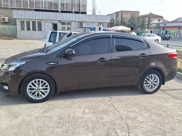 Kia Rio 1, avtobaza.tj