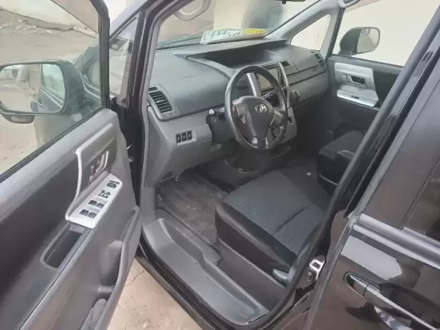 Toyota Voxy, 2008 1, avtobaza.tj Toyota Voxy, 2008 1, avtobaza.tj