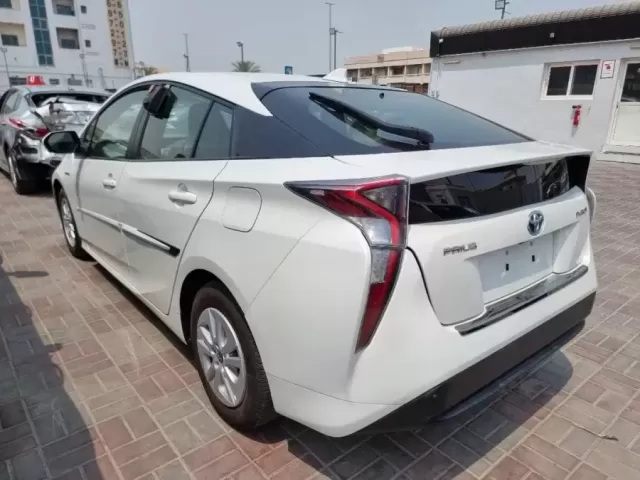 Toyota Prius 1, avtobaza.tj