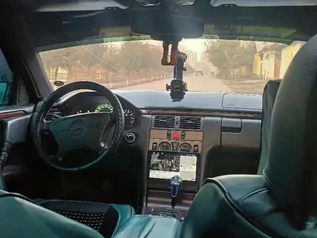 Mercedes-Benz E class, 1998 1, avtobaza.tj
