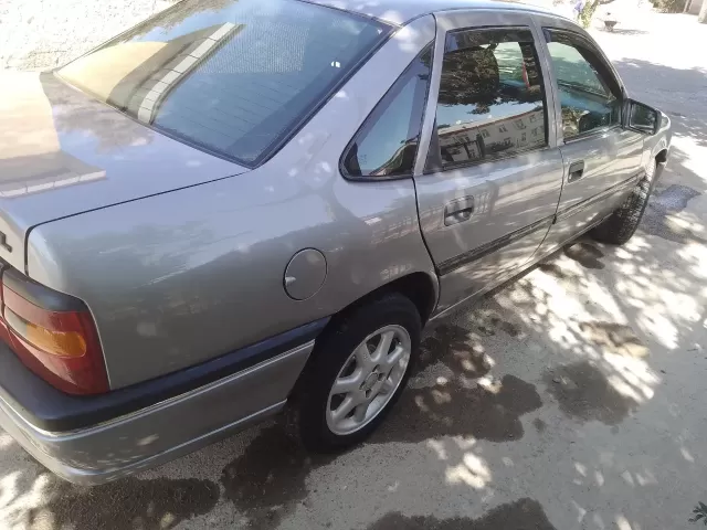 Opel Vectra A 1, avtobaza.tj