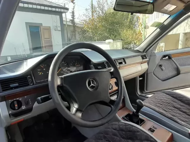 Mercedes-Benz W124 1, avtobaza.tj