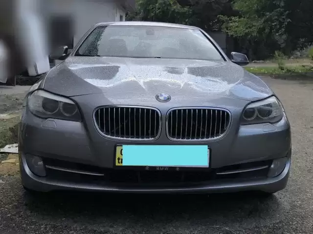 BMW 5 Series 520, 2011 1, avtobaza.tj