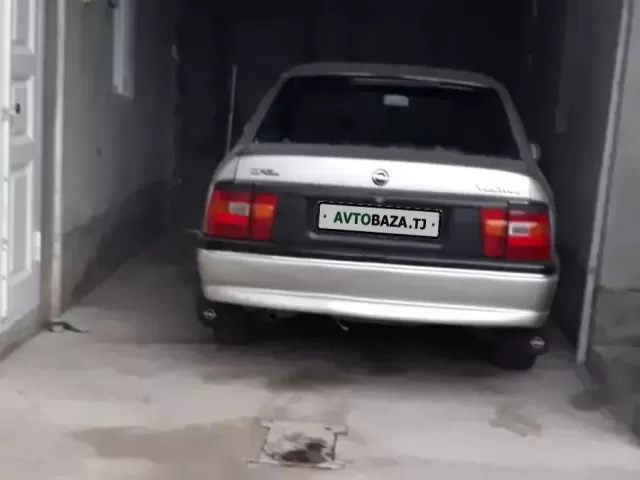 Opel Vectra A 1, avtobaza.tj