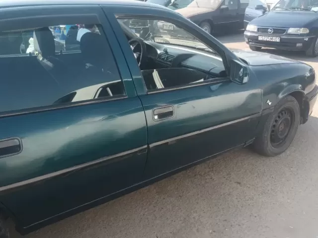 Opel Vectra A 1, avtobaza.tj