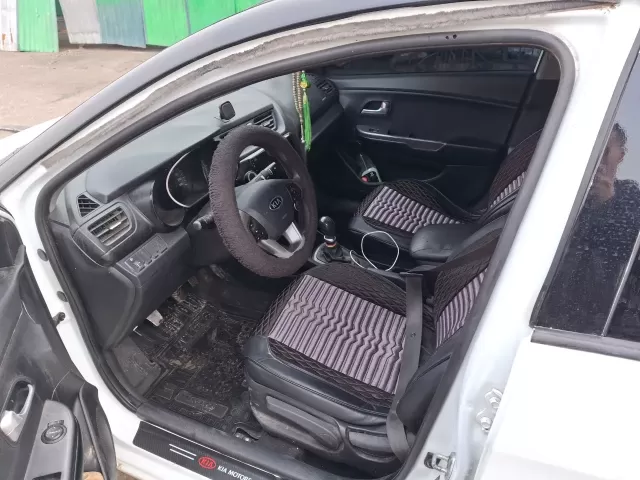 Kia Rio 1, avtobaza.tj