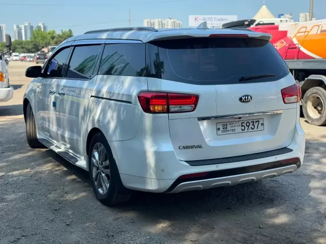 Kia Carnival 1, avtobaza.tj