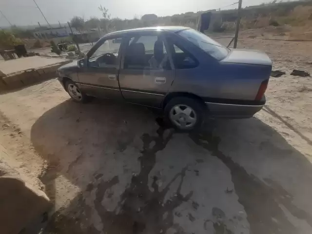 Opel Vectra A 1, avtobaza.tj