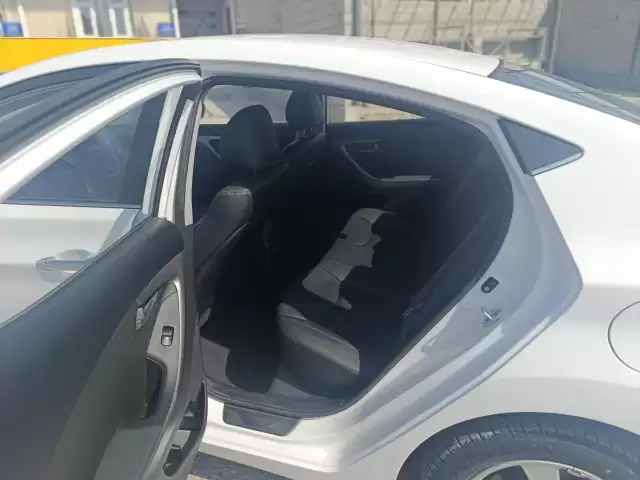 Hyundai Avante, 2014 1, avtobaza.tj