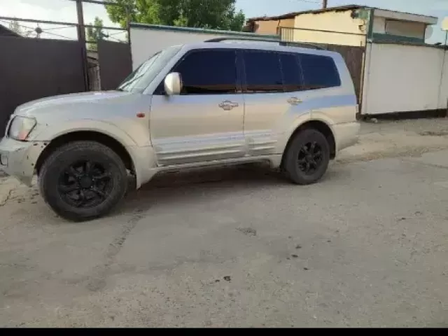 Mitsubishi Pajero 1, avtobaza.tj