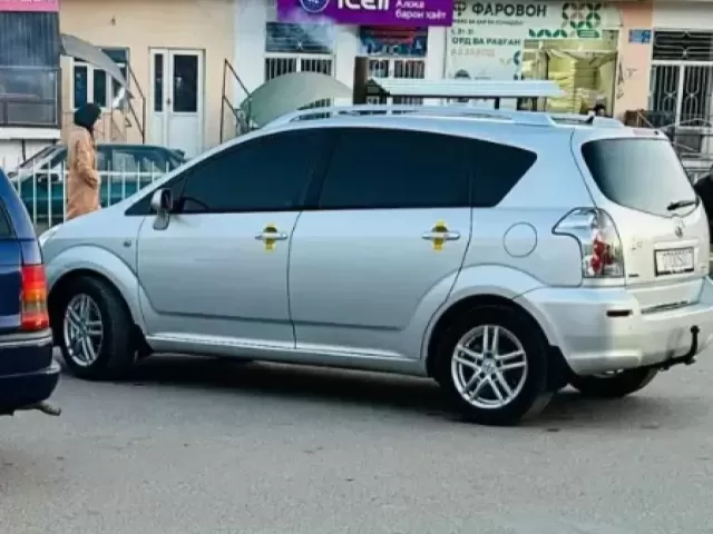 Toyota Verso 1, avtobaza.tj