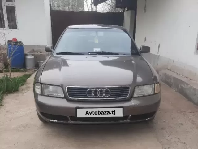 Audi A4 1, avtobaza.tj