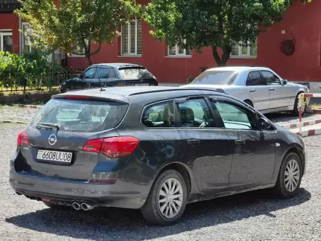 Opel Astra J 1, avtobaza.tj
