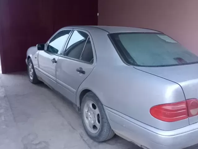 Mercedes-Benz E class, 1996 1, avtobaza.tj