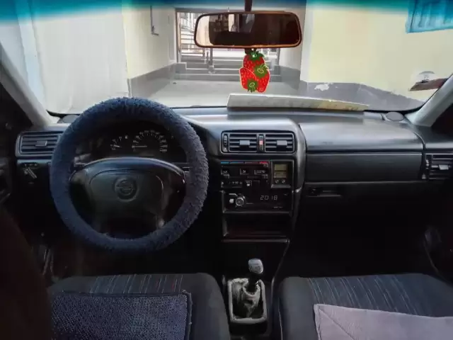 Opel Vectra A, 1994 1, avtobaza.tj Opel Vectra A, 1994 1, avtobaza.tj