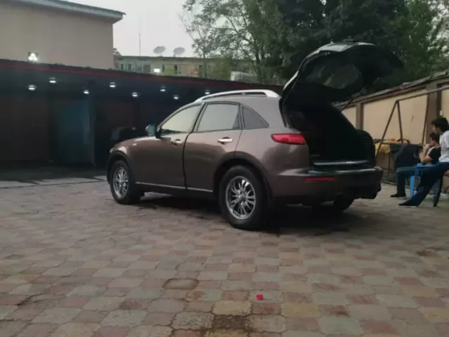 Infiniti FX35 1, avtobaza.tj