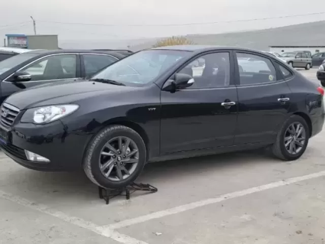 Hyundai Avante 1, avtobaza.tj