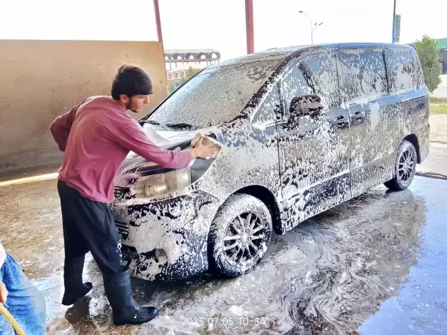 Toyota Voxy, 2008 1, avtobaza.tj