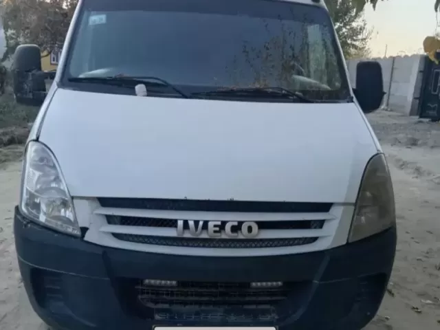 Грузовики Iveco daila 35s12 1, avtobaza.tj