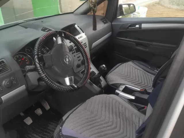 Opel Zafira, 2009 1, avtobaza.tj