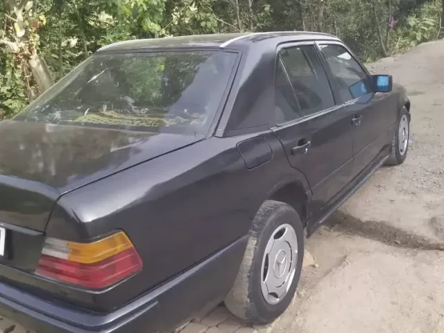 Mercedes-Benz W124 1, avtobaza.tj