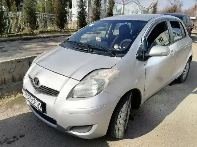 Toyota Vitz, 2010 1, avtobaza.tj