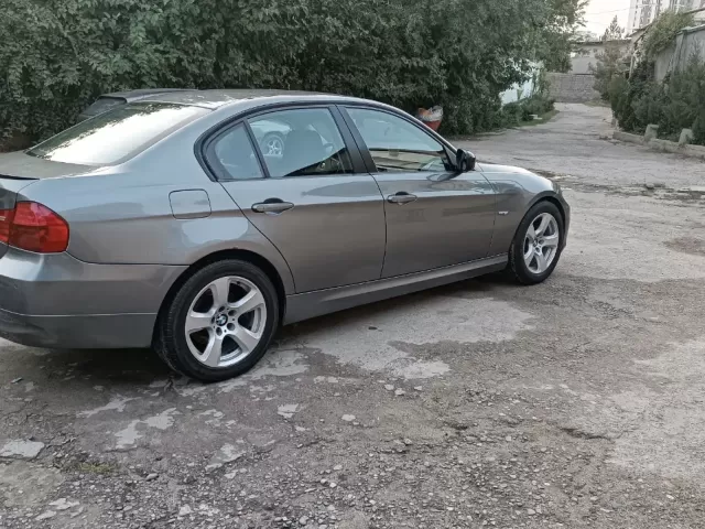 BMW 3 Series 320 1, avtobaza.tj