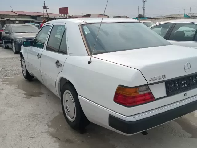 Mercedes-Benz W124 1, avtobaza.tj