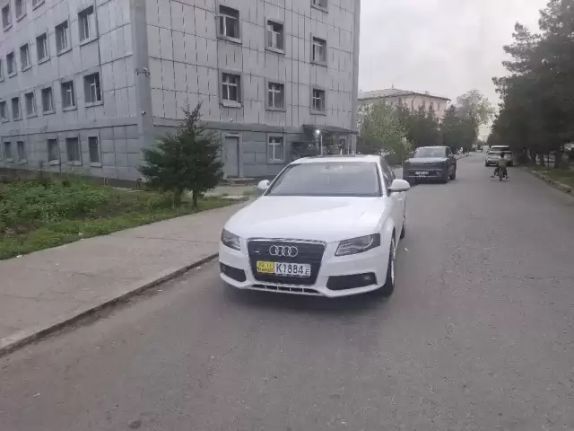 Audi A4, 2009 1, avtobaza.tj