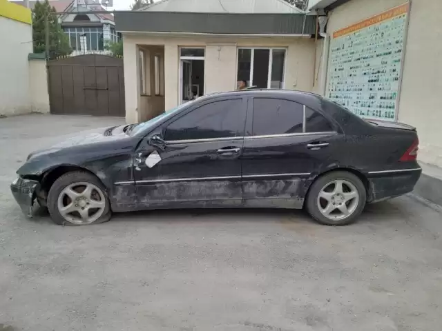 Мерсадес 2003 на запчаст 1, avtobaza.tj