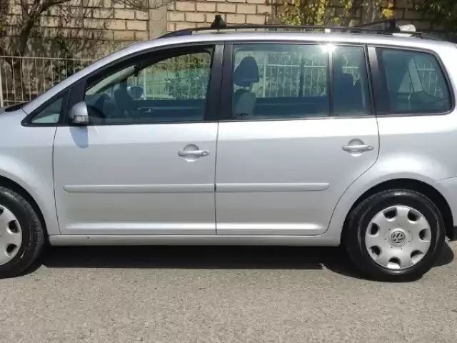Volkswagen Touran, 2006 1, avtobaza.tj