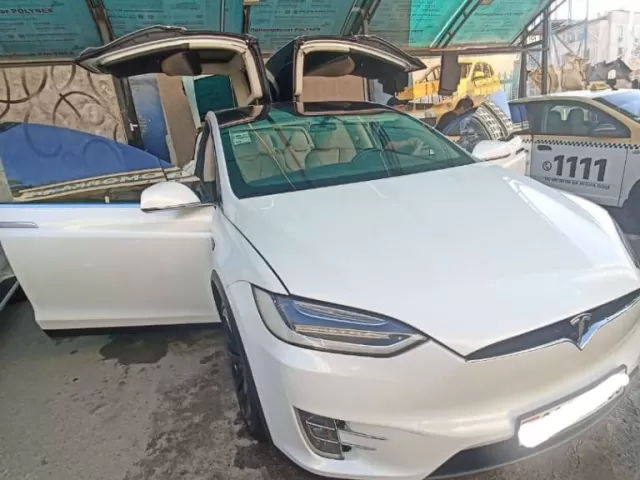 Tesla Model S 1, avtobaza.tj