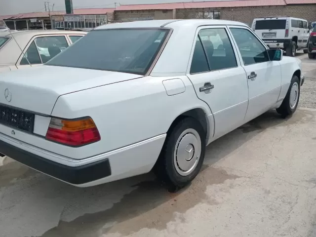 Mercedes-Benz W124 1, avtobaza.tj