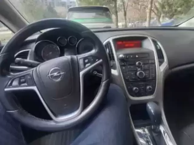 Opel Astra J, 2010 1, avtobaza.tj