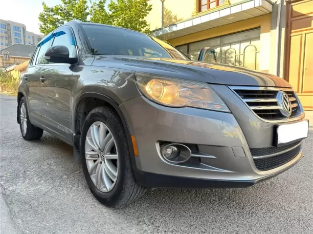 Volkswagen Tiguan, 2010 1, avtobaza.tj