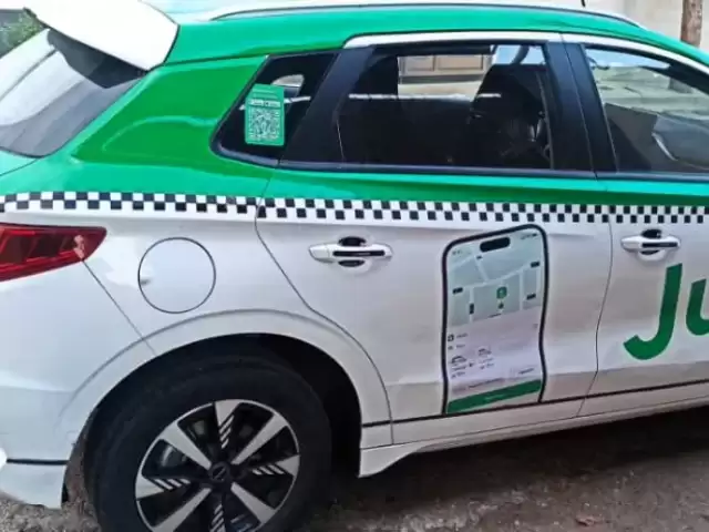 BYD E2, 2023 1, avtobaza.tj