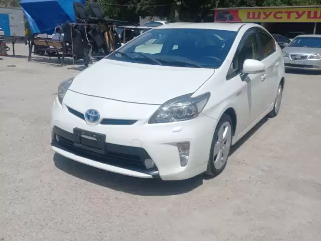 Toyota Prius, 2014 1, avtobaza.tj Toyota Prius, 2014 1, avtobaza.tj