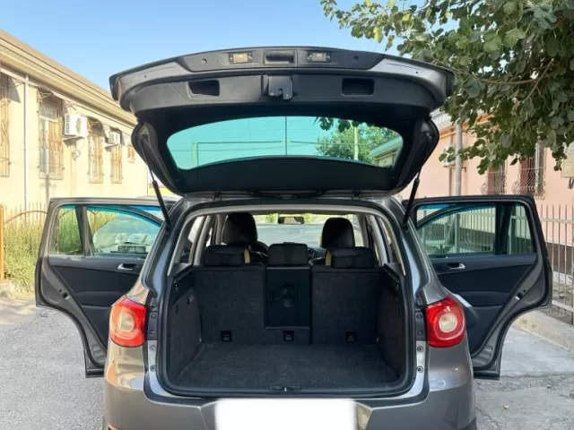 Volkswagen Tiguan, 2010 1, avtobaza.tj