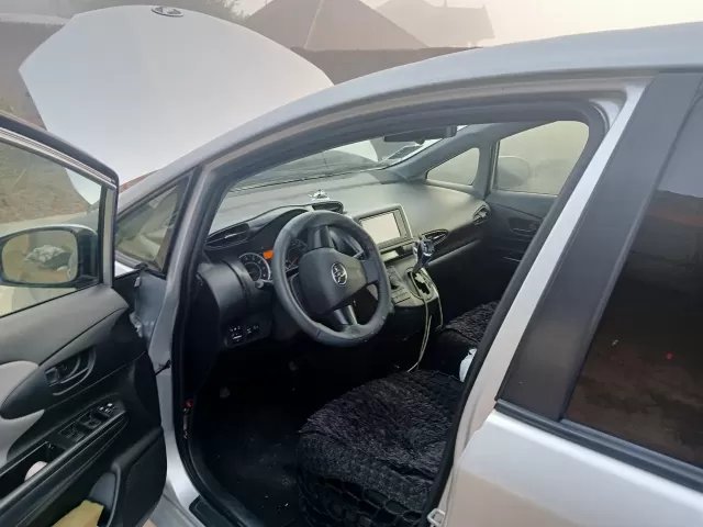 Toyota Wish, 2010 1, avtobaza.tj