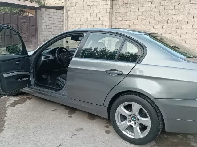 BMW 3 Series 320 1, avtobaza.tj