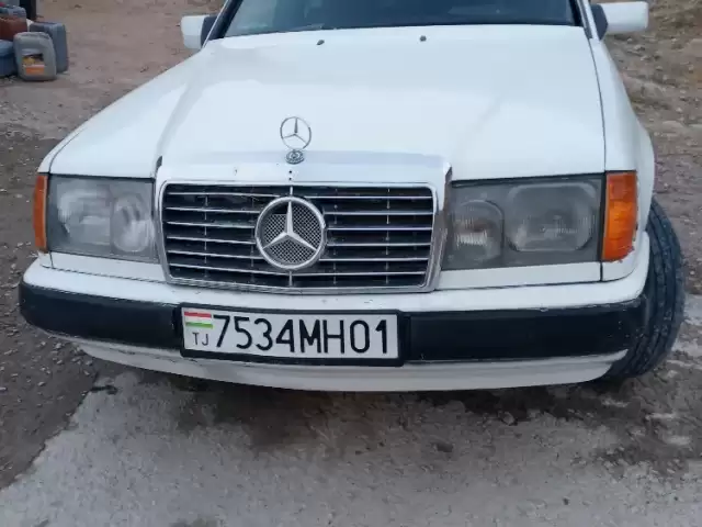 Mercedes-Benz W124, 1990 1, avtobaza.tj