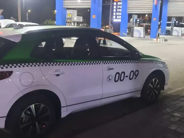 BYD E2, 2024 1, avtobaza.tj