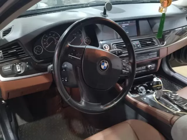 BMW 5 Series 520 1, avtobaza.tj