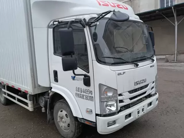 Фургон Isuzu 1, avtobaza.tj