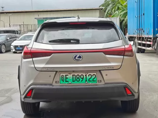 Lexus UX300e 1, avtobaza.tj