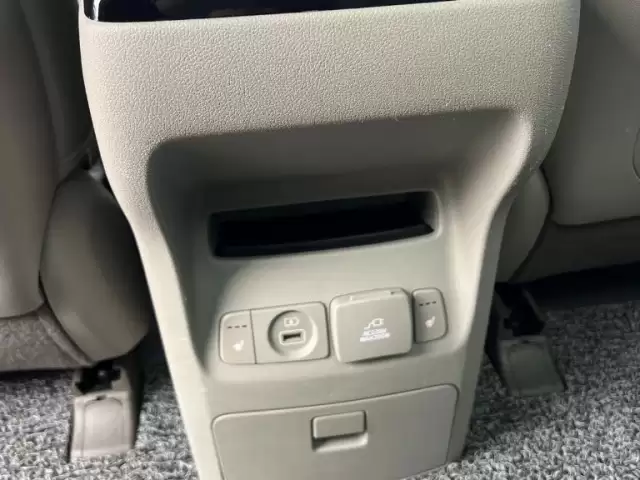 Kia Carnival, 2015 1, avtobaza.tj