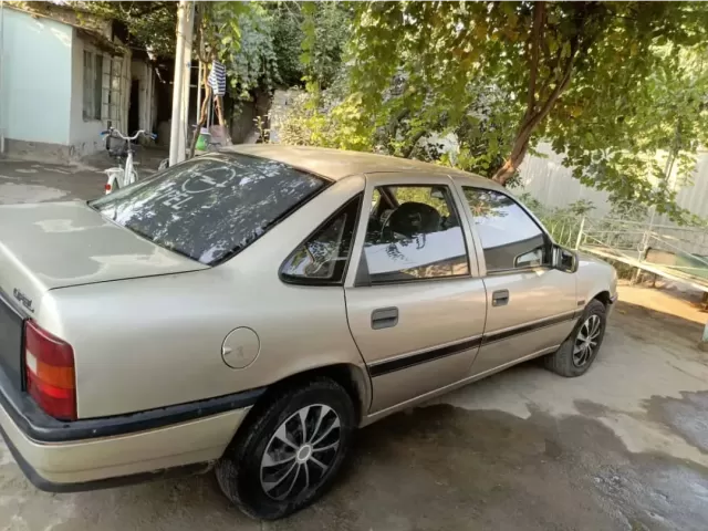 Opel Vectra A, 1990 1, avtobaza.tj