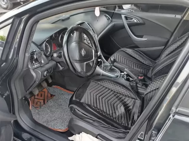 Opel Astra J, 2013 1, avtobaza.tj