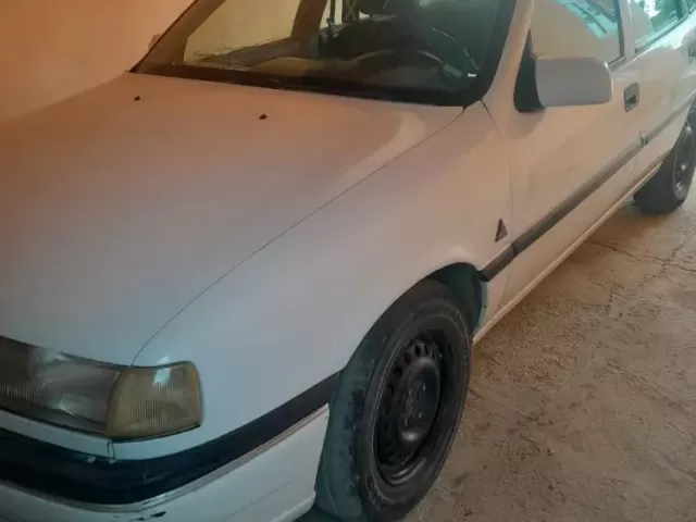 Opel Vectra A 1, avtobaza.tj