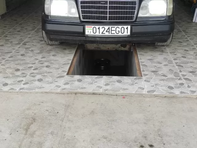 Mercedes-Benz E class, 1995 1, avtobaza.tj